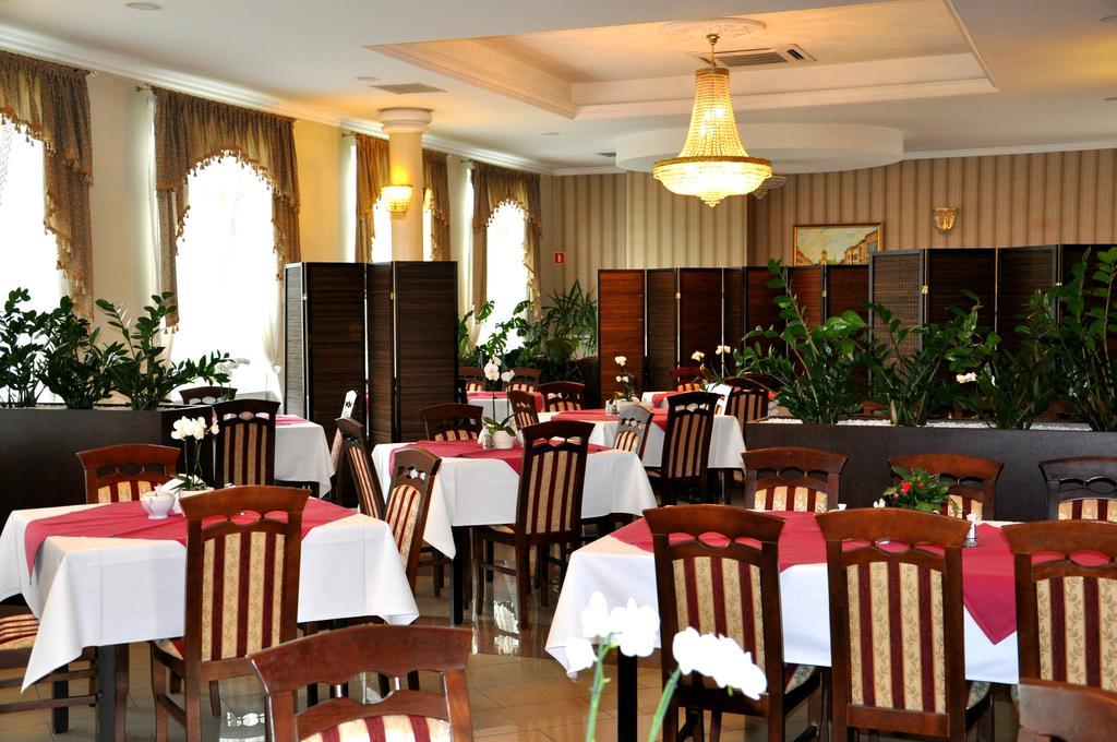 Hotel Korona Rzeszów Exterior foto