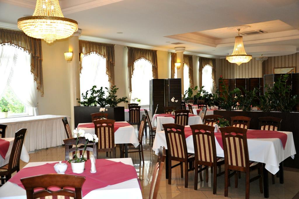 Hotel Korona Rzeszów Exterior foto